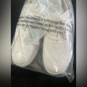 NWT women’s universal thread lace up shoes-8W